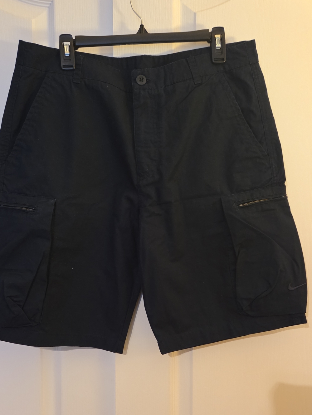 Nike Men’s Black Cargo Shorts with Zip Pockets